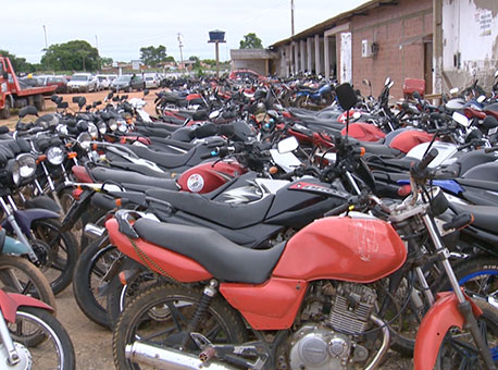 041116-cotidiano-leilao-tvgazeta