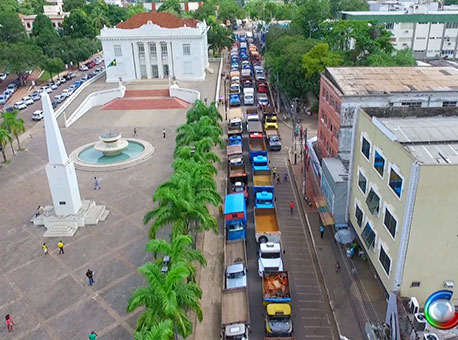 041116-cotidiano-protestocaminhoneiros-tvgazeta
