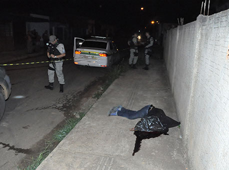 061116-policia-homemassassinado-cleriston