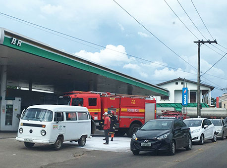 071116-cotidiano-kombipegafogo-cedida