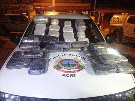 301116-policia-maconha40quilos-cedida