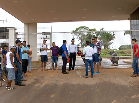 061216-policia-protestopresos-tvgazeta
