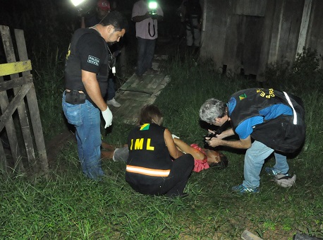 040117-policia-morto-proprioquintal