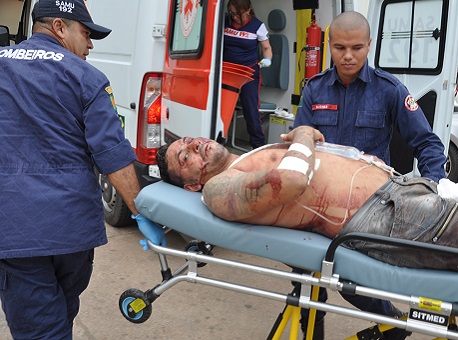 050117-policia-presoespancado