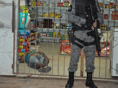 070117-policia-morto-panificadora