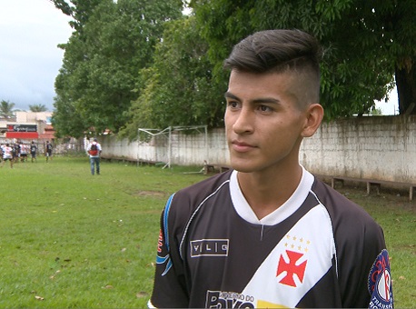 100117-esporte-jogador-boliviano