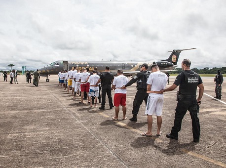 120117-policia-transferencia-presos