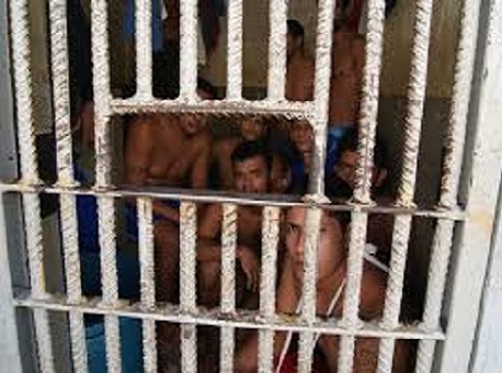 260117-policia-presos-greve-fome