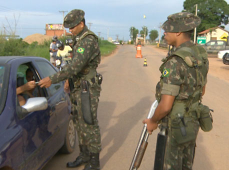 160217-policia-exercito-tvgazeta