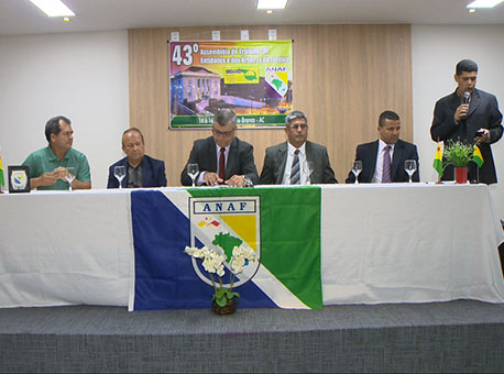 140417-esporte-encontroarbitros-tvgazeta