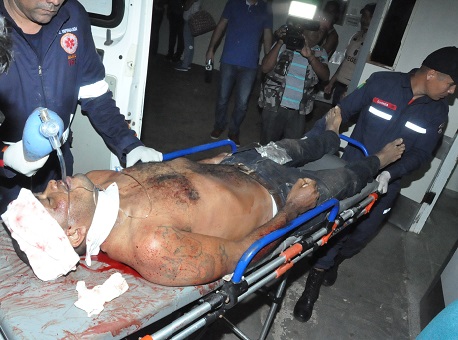 270417-policia-esfaqueado-calafate