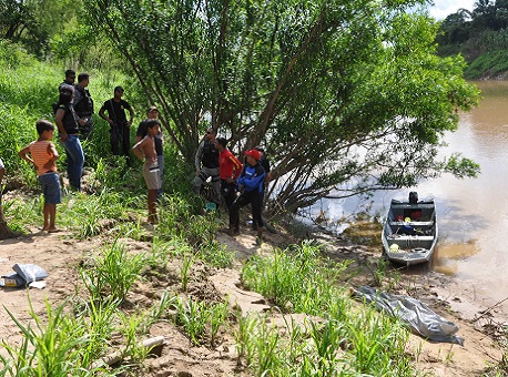 260517-policia-corpo-encontrado-rio-acre
