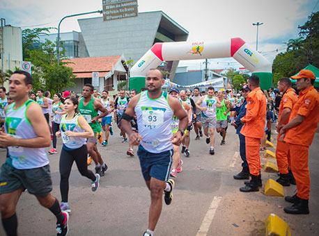 300417-esporte-corridasicoob-cedida2