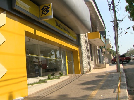 280817-cotidiano-feriado-bancos-fechados