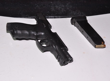 120118-policia-presos-arma