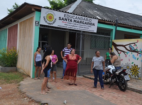 010218-cotidiano-educandário-slario-atrasado