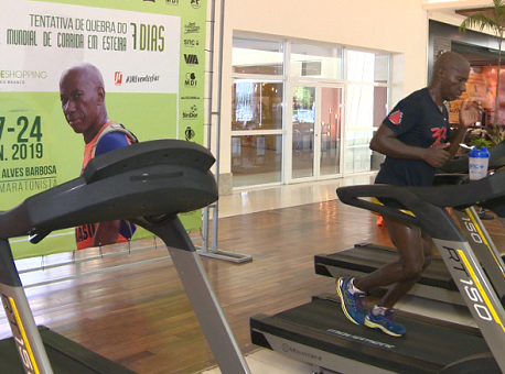 180119-esporte-maratonista-recorde