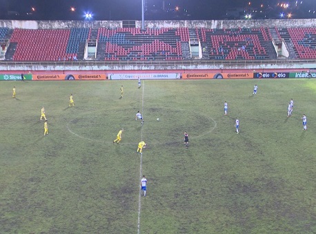 150219-esporte-goleada-galo