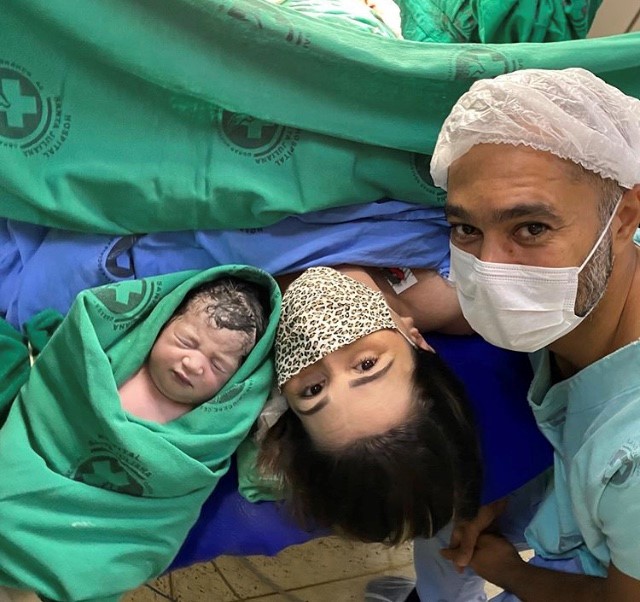 2020-04-23-claudiasouza-1