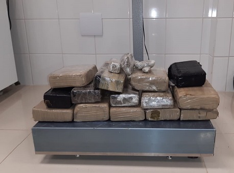 26062020-grupo-preso-com-droga-aviario