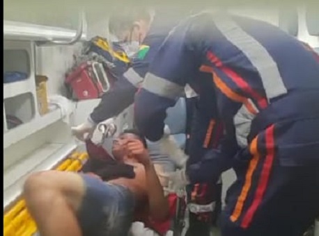 17-07-2020 homem-morre-dentro-de-viatura-do-samu-após-ser-baleado