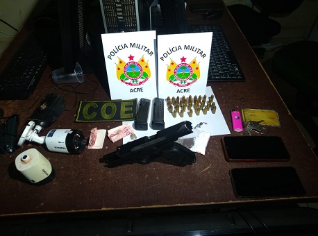 21-08-2020 bope-prende-casal-com-pistola-e-drogas