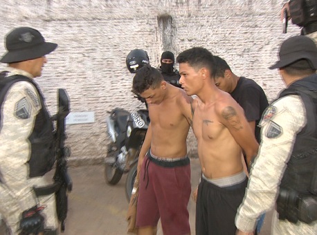 28082020-presos-arma-artesanal