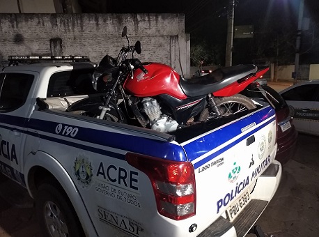 09-09-20-moto-roubada-rio-branco-abandonada