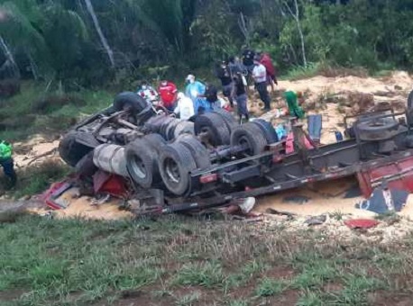 15-09-2020 homem-morre-em-acidente-em-estrada-peruana