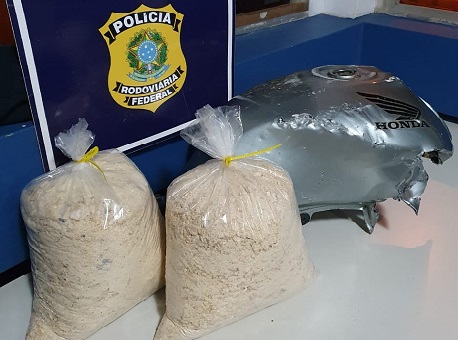 16-09-20-prf-bombeiros-br-364-cocaina