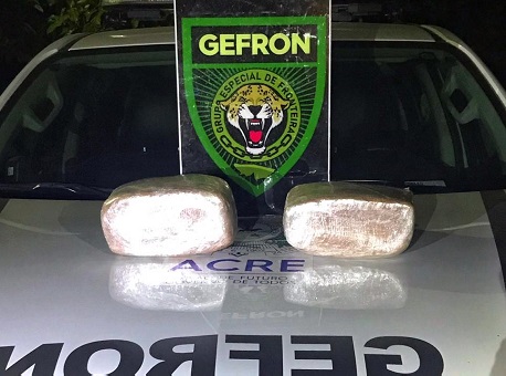 18-09-2020 policia-militar-realiza-apreensao-de-droga-e-carro