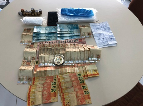 23-09-2020 policia-civil-cumpre-mandado-e-apreende-mais-de-4-mil-reais