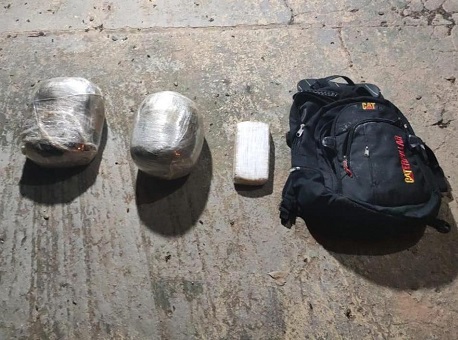 25-09-2020 PM-e-Exército-apreendem-aproximadamente-cinco-quilos-de-drogas-na-fronteira