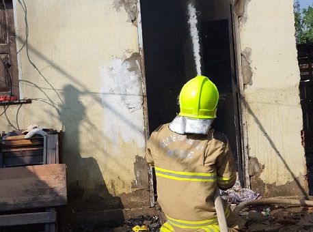 09-10-20-bombeiros-incendio-rio-branco-cadeia-velha