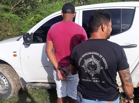 18-11-2020 Polícia-Civil-prende-homem-envolvido-em-roubo-de-lan-house-em-Cruzeiro-do-Sul