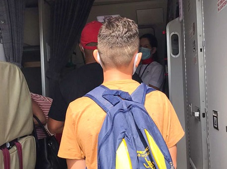 18-12-2020 adolescente-é-adotado-e-vai-passar-o-natal-com-a-nova-família