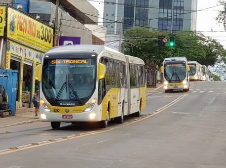17-02-21-Onibus voltam a parar