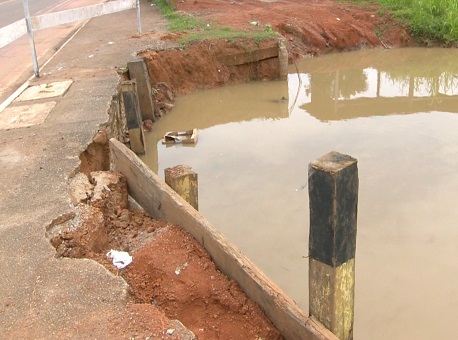 19-02-21-cratera bola preta