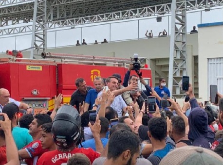 24-02-21-bolsonaro-em-sena