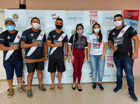 21-03-21-Torcida organizada do vasco doa sangue