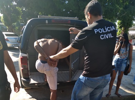 25-03-21 Polícia-Civil-prende-três-e-apreende-um-com-munição-droga-e-caderno-do-tráfico