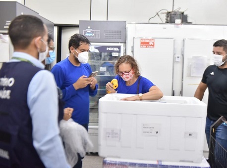 27-03-21 nove-mil-doses-de-vacinas-contra-covid-19-chegam-ao-acre