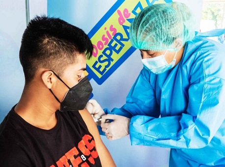 15-04-21 Vacinação-em-massa-contra-covid-19-inicia-na-Bolívia