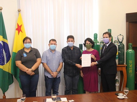 22-04-21-Doação de cilindros SOS Acre