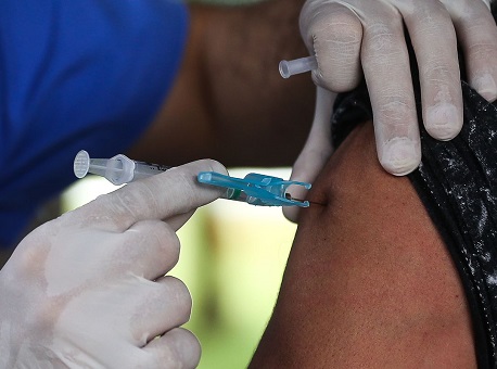 06-05-21 vacinação-em-professores-da-rede-publica-e-privada-começa-dia-11