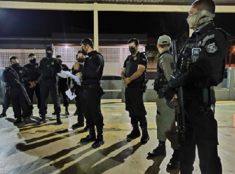 10-05-21-Policiais prendem sete pessoas