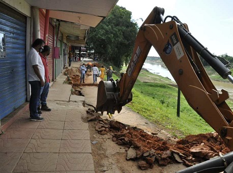 20-05-21 prefeitura-inicia-obras-em-parte-do-calçadao