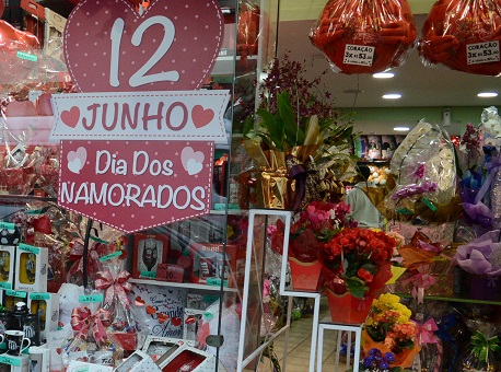 10-06-21 comercio-dia-dos-namorados