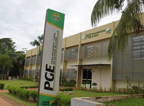 18-06-21 pge-se-pronuncia-sobre-11-mil-servidores-publicos