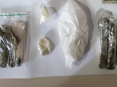 27-06-21-Mulher tenta entrar com drogas no presídio